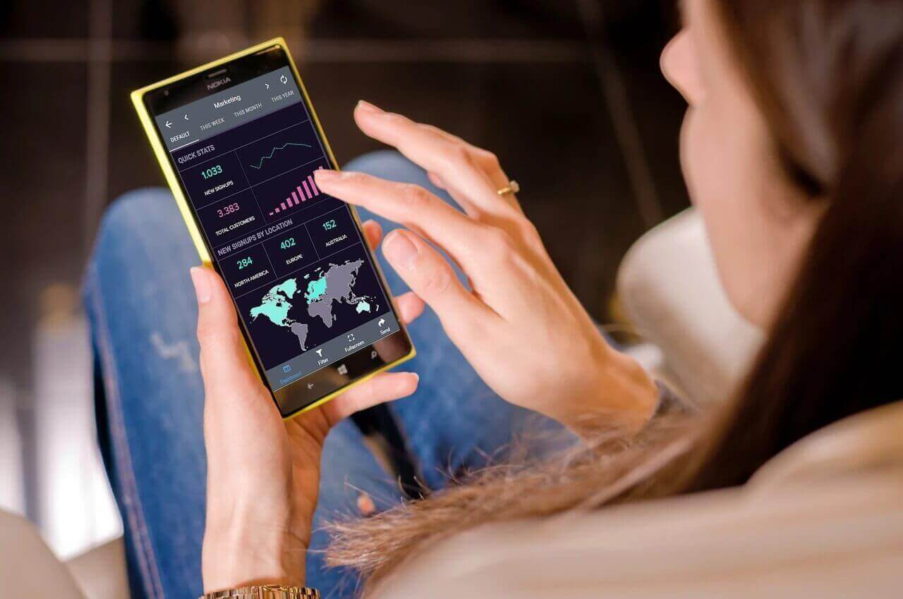 mobile finance management - finance and accounting trends