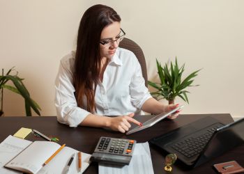 Hire the Best Bookkeeper for YoHire the Best Bookkeeper for Your Small Businessur Small Business