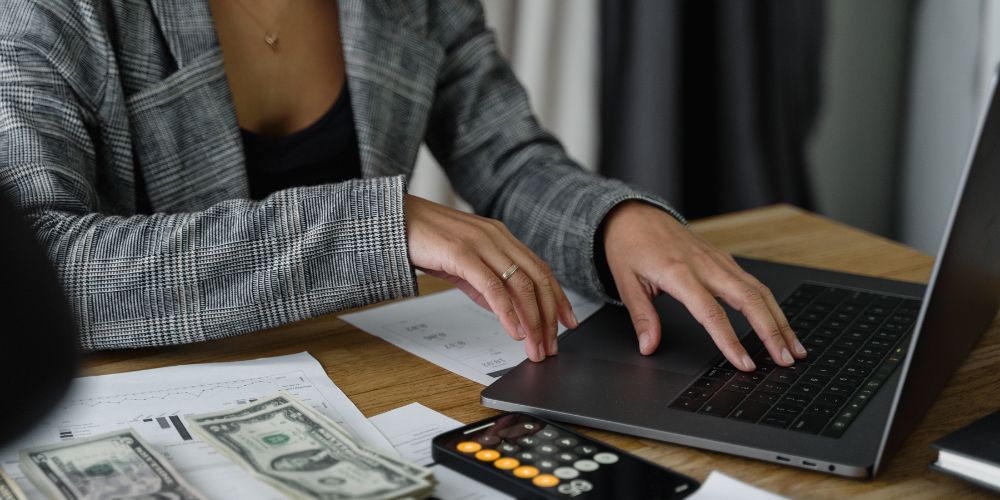 outsourcing payroll services
