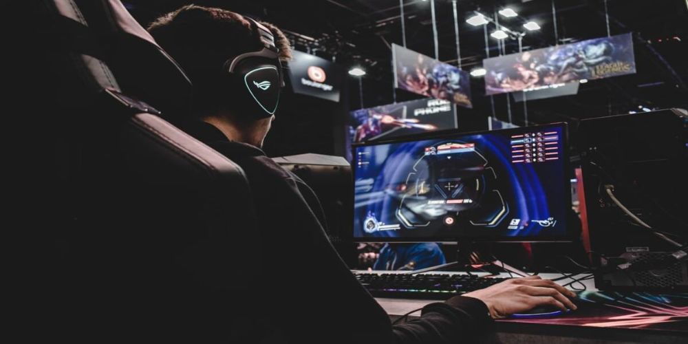 Applications of Artificial Intelligence in Gaming