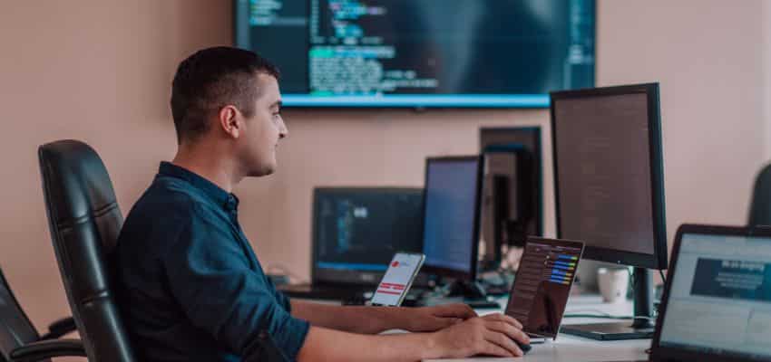software-developer-and-software-engineer